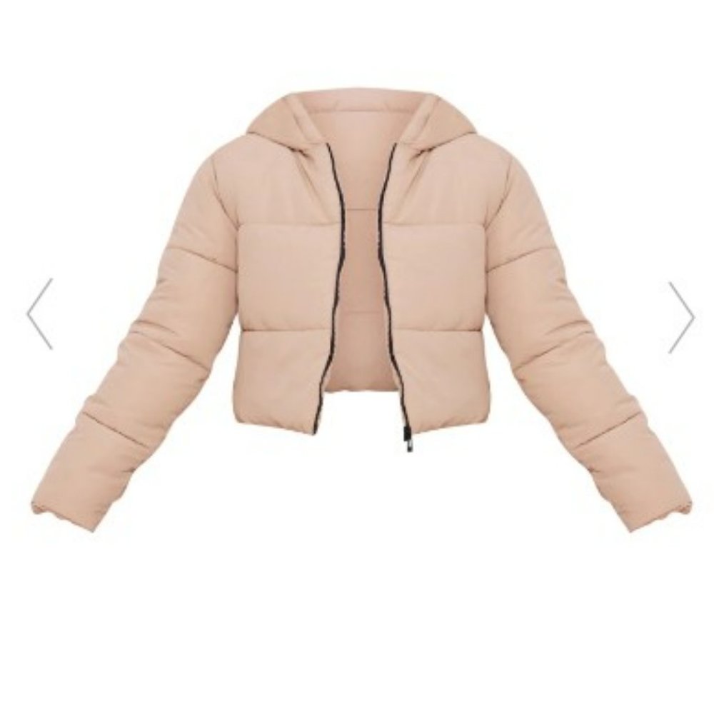 PrettyLittleThing Beige Cropped Hooded Puffer with Black Lining - Picture 2 of 5